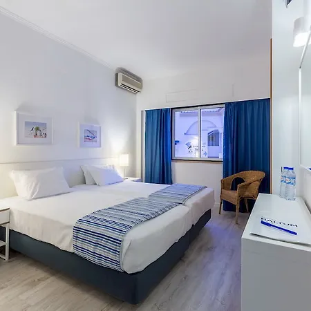 巴尔图酒店 酒店